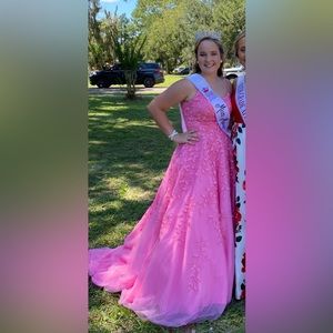 Beautiful princess cut prom dress